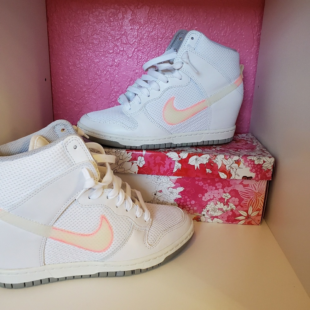6.5 women's Nike wedge